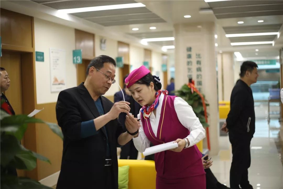 琼海24小时套医保卡(北京医保卡使用指南)